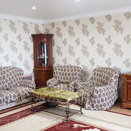 Люкс Апартаменты Центр Sochumi Exterior foto
